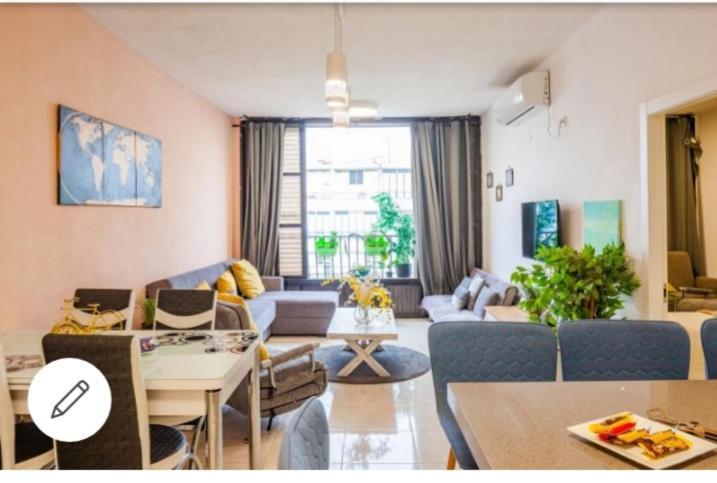 Bat Yam On The Beach Apartment Екстериор снимка