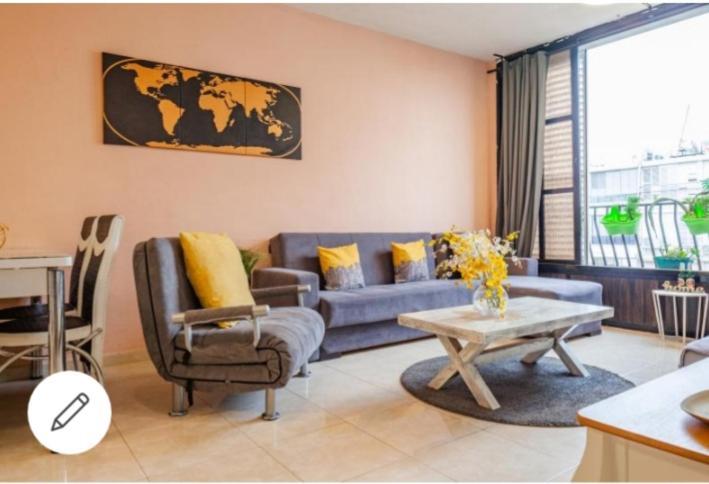 Bat Yam On The Beach Apartment Екстериор снимка