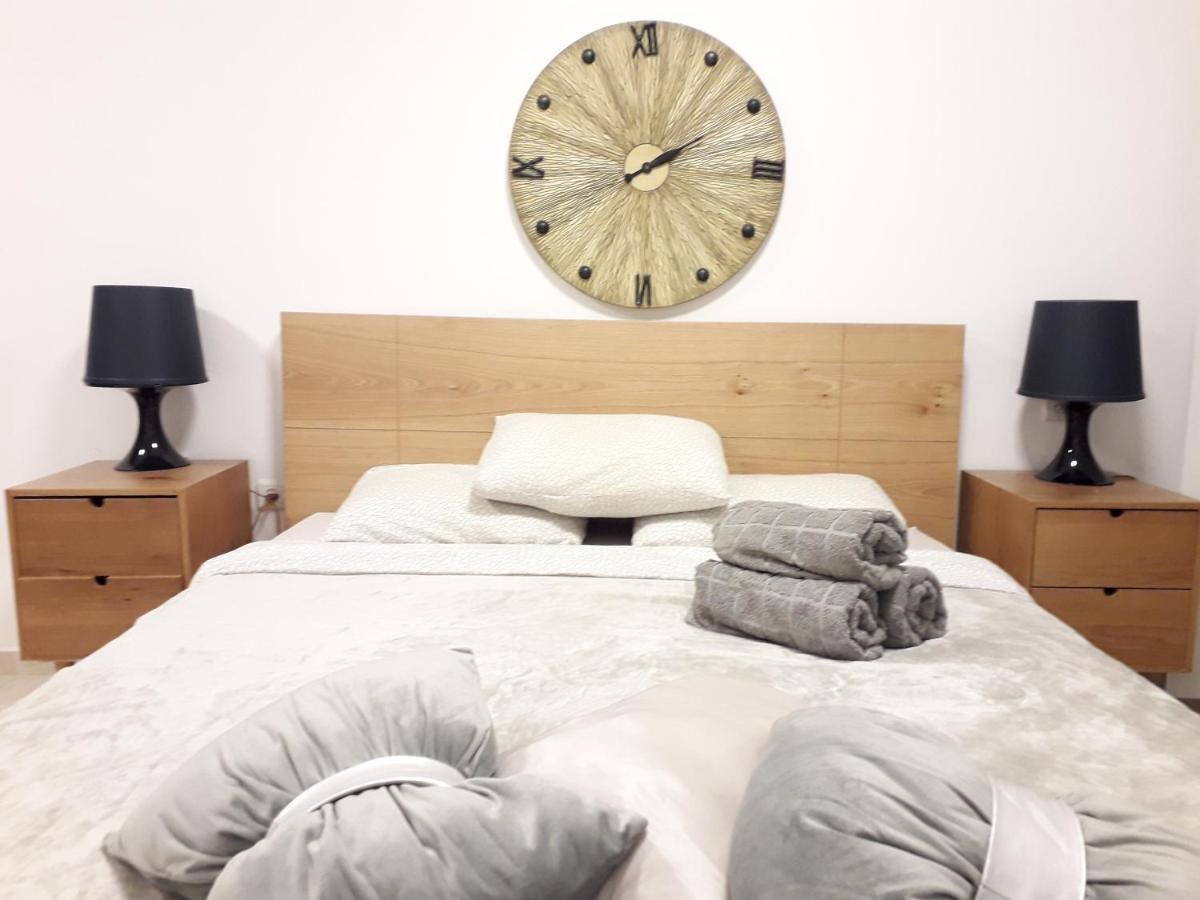 Bat Yam On The Beach Apartment Екстериор снимка