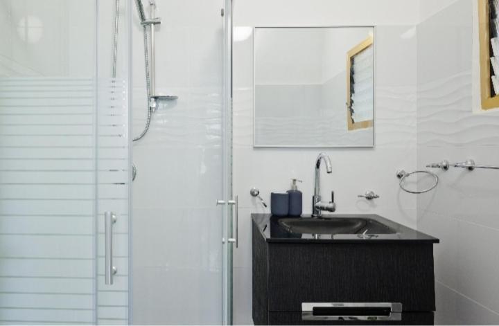 Bat Yam On The Beach Apartment Екстериор снимка