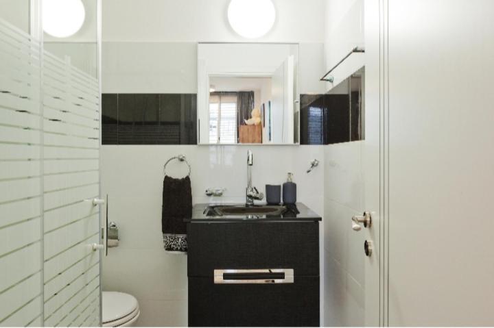 Bat Yam On The Beach Apartment Екстериор снимка