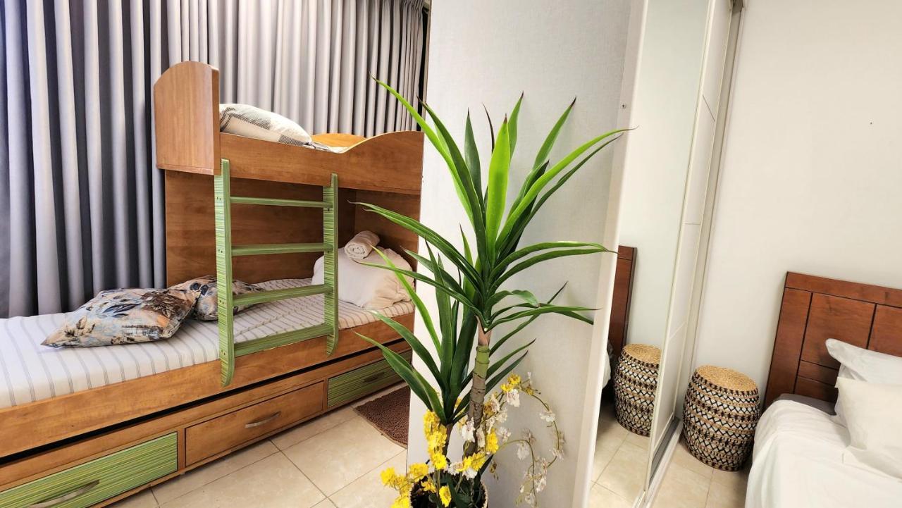 Bat Yam On The Beach Apartment Екстериор снимка