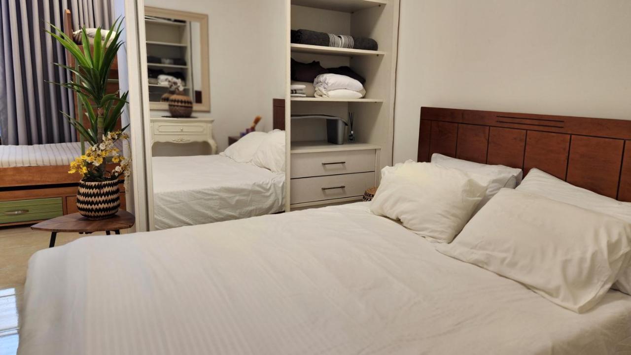 Bat Yam On The Beach Apartment Екстериор снимка