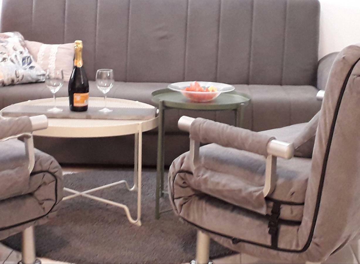 Bat Yam On The Beach Apartment Екстериор снимка