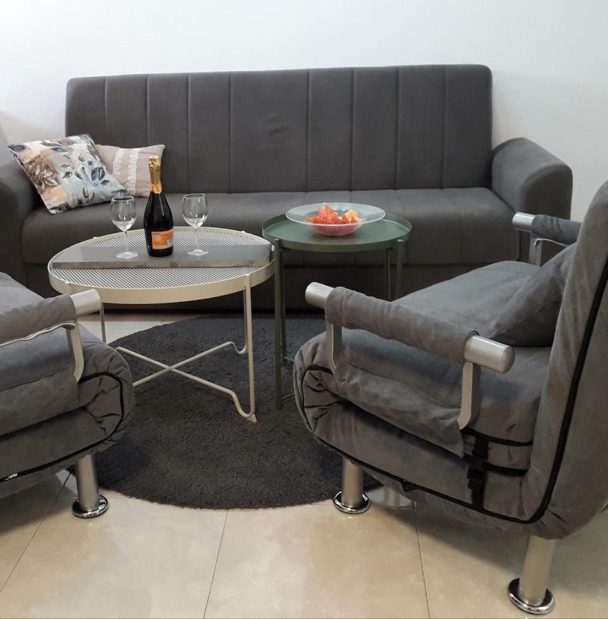 Bat Yam On The Beach Apartment Екстериор снимка